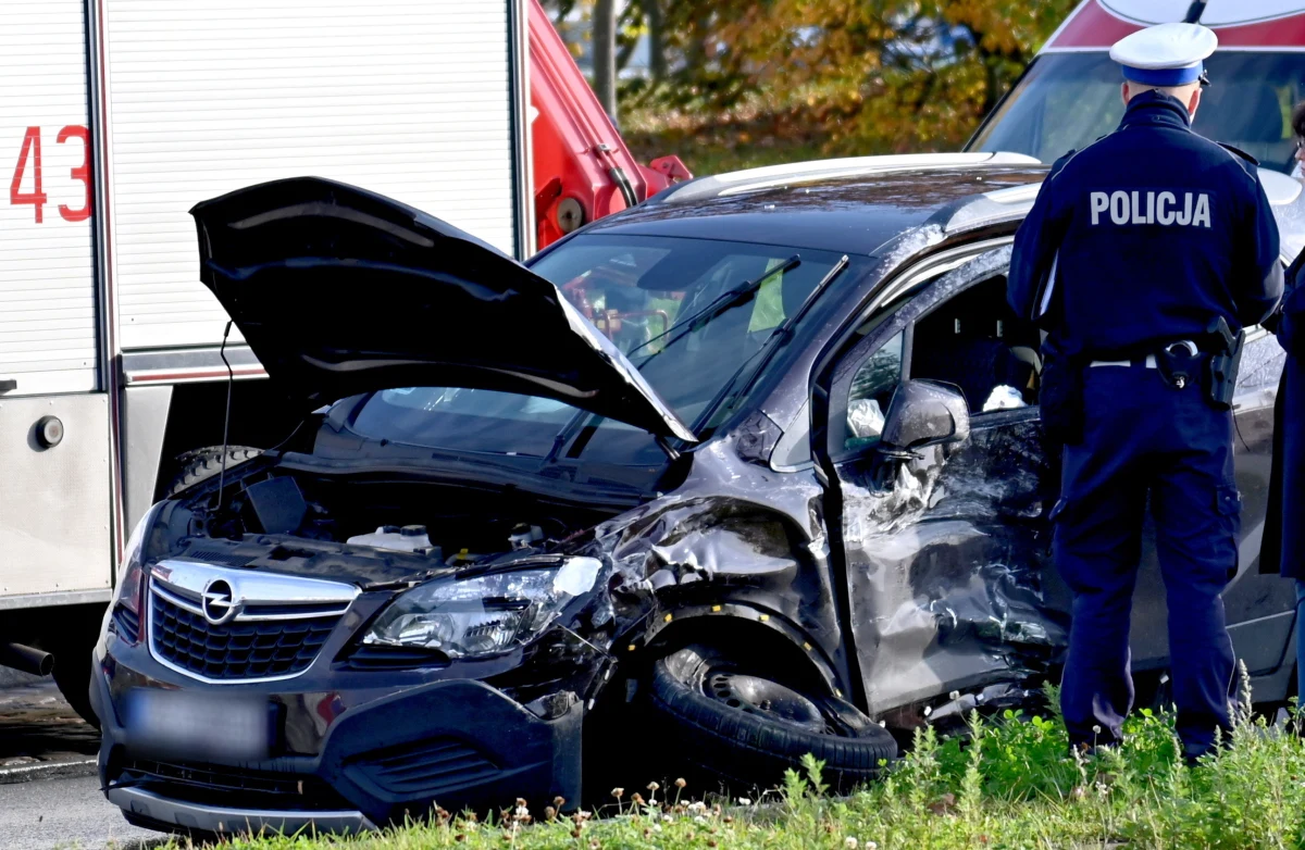 Wyższe mandaty, likwidacja punktów karnych dopiero po dwóch latach, stawki OC uzależnione od wykroczeń kierowcy - Sejm uchwalił  nowelizację m.in. Prawa o ruchu drogowym. Regulacja podwyższa maksymalną wysokość grzywny - policjanci będą mogli nałożyć 5 tys. złotych kary, sąd aż 30 tys. złotych. Więcej zapłacą piraci drogowi i tzw "wczorajsi kierowcy", którzy będą prowadzili auto po użyciu alkoholu.