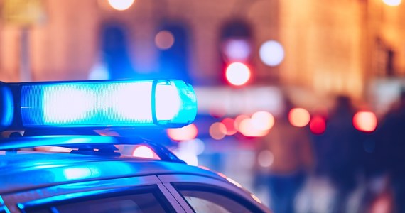 ​W Witzenhausen w Niemczech 30-letni mężczyzna wjechał samochodem w grupę uczniów. Poważne obrażenia odniosło troje dzieci, jedno z nich zmarło po przewiezieniu do szpitala. Policja bada przyczyny wypadku - informuje dziennik "Die Welt".