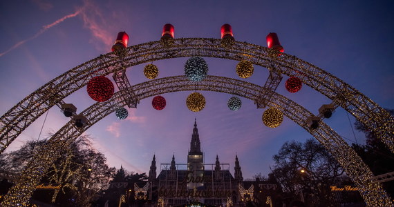 Od 12 listopada do 26 grudnia na placu przy wiedeńskim ratuszu odbywać się będzie świąteczny jarmark - Christkindlmarkt. To największa tego typu impreza w stolicy i w kraju - informuje "Vienna Online".