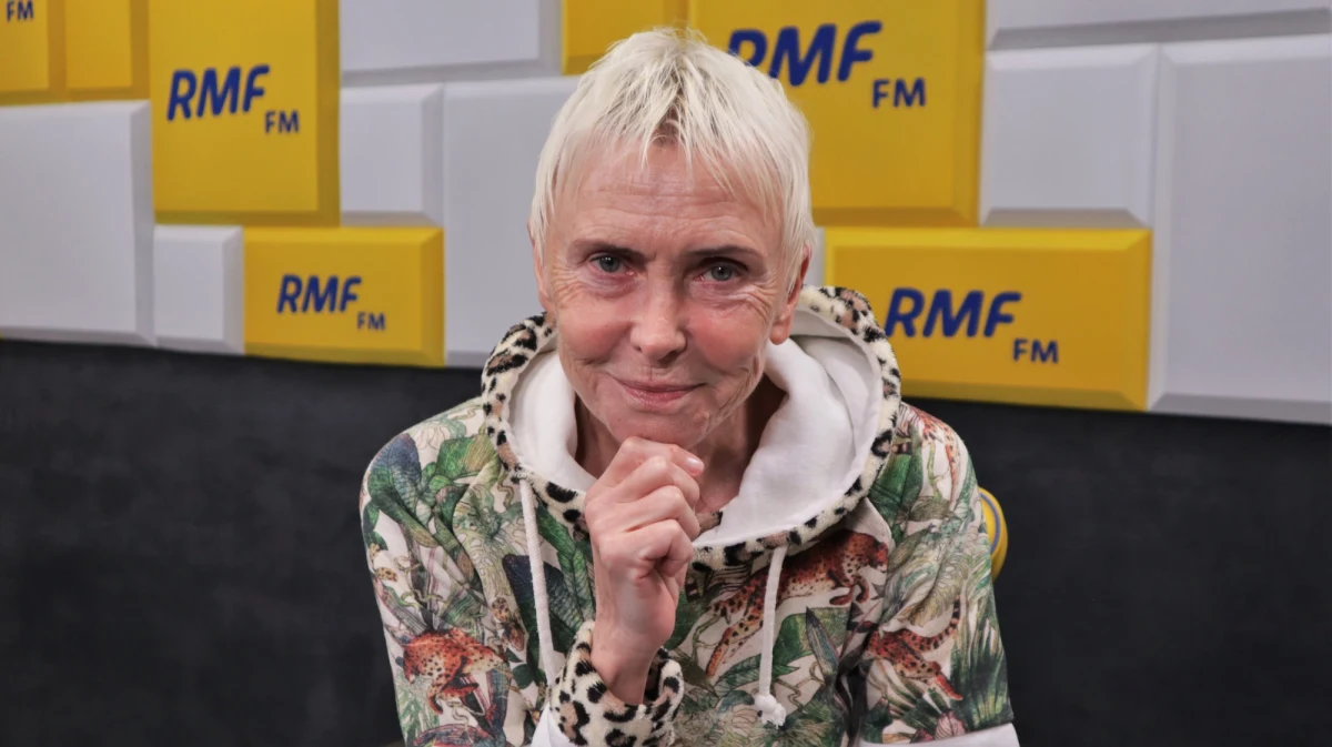 Od 2013 roku w Klinice Budzik udało się wybudzić 86 osób, to jest dobre 60 proc. pacjentów - mówi w rozmowie z Krzysztofem Ziemcem w RMF FM Ewa Błaszczyk, aktorka, założycielka fundacji "Akogo?". Wskazuje, że wiele zależy od uszkodzenia mózgu. "Po prostu co jest uszkodzone, gdzie, ale przede wszystkim ten pierwszy krok, czyli czy to jest komunikacyjny np. wypadek i to jest lokalne uszkodzenie mózgu. Czy to jest np. powieszenie, utopienie i to wszystko było niedotlenione, to już znacznie trudniejsze opowiadanie" - dodaje.