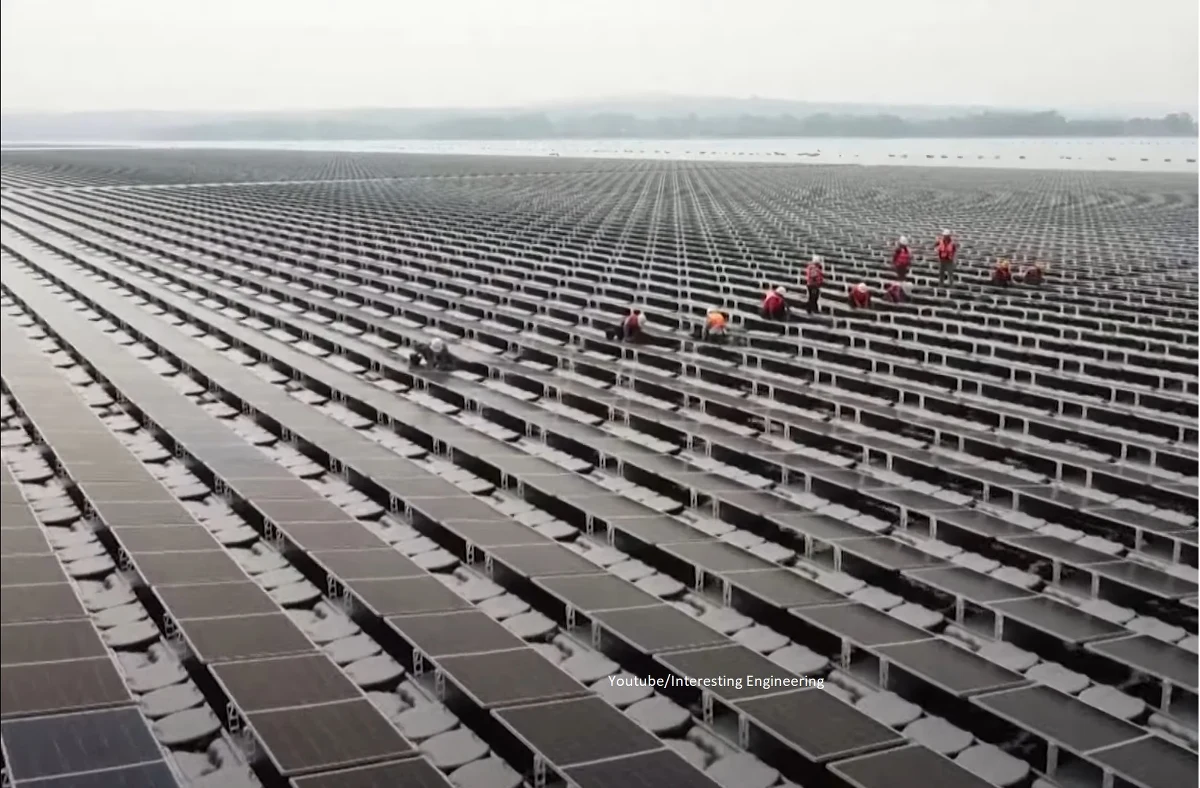 Na północnym wschodzie Tajlandii uruchomiono pierwszą w tym kraju pływającą farmę słoneczną. To pierwszy krok w planowanej redukcji uzależnienia azjatyckiego królestwa od paliw kopalnych i rozbudowie infrastruktury energii odnawialnej.