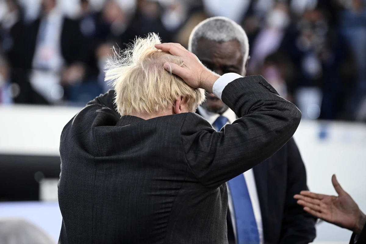 Brytyjski premier Boris Johnson powiedział w sobotę, że spór z Francją o prawa do połowów doprowadził do "turbulencji" w stosunkach między obydwoma państwami i nie wykluczył podjęcia kroków prawnych wobec władz w Paryżu.