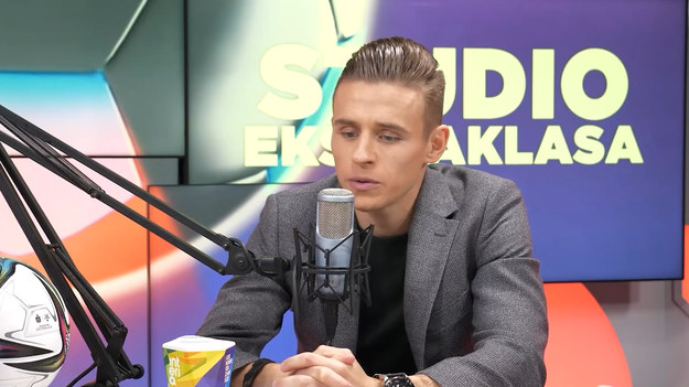 W 13. odcinku programu "Studio Ekstraklasa" gośćmi Sebastiana Staszewskiego byli Damian Kądzior i Radosław Majewski. Za pośrednictwem rozmowy telefonicznej w studiu Interii Sport wypowiadał się również sędzia Tomasz Musiał. Ekspert sędziowski Łukasz Rogowski wspomniał z kolei o kontrowersjach, które były w ostatniej kolejce. 
