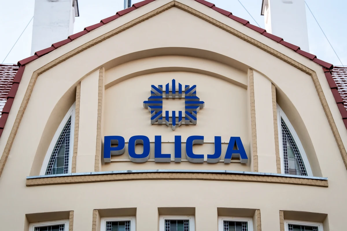 Pracownicy cywilni policji rozpoczynają protest i domagają się podniesienia wynagrodzeń. Nie uwzględniono ich bowiem planując podwyżki dla funkcjonariuszy. Według przewidywań, ten protest może sparaliżować działania służb mundurowych.