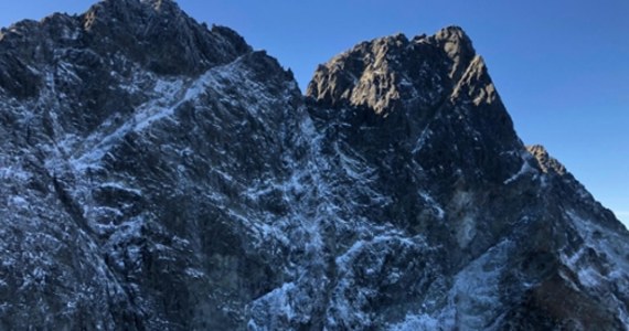 Naukowcy z Uniwersytetu Śląskiego wstępnie ocenili, że obryw skalny w rejonie Morskiego Oka w Tatrach miał 75 metrów wysokości i 35 metrów w najszerszym miejscu. Runięcie Turnicy Kurczaba na wschodniej ścianie Mięguszowieckiego Szczytu Wielkiego wywołało potężną lawinę kamienną. 