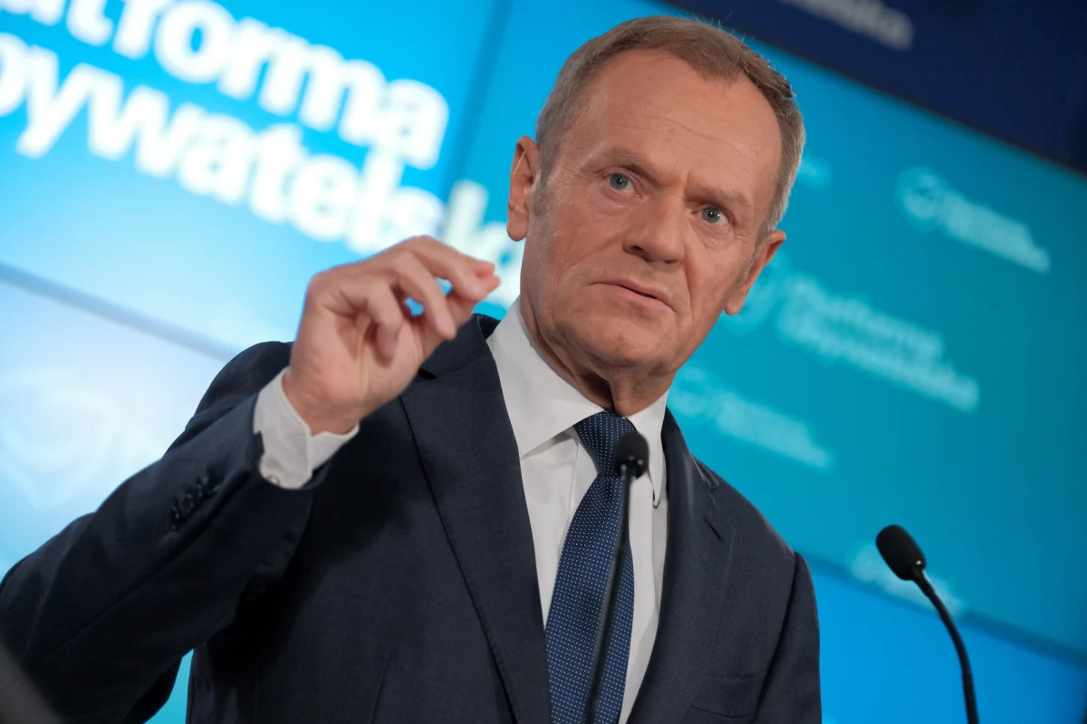 Wielu polityków otrzymało obraźliwe wiadomości z pogróżkami. Wśród nich jest m.in. lider Platformy Obywatelskiej Donald Tusk. Według polityka "w Polsce narasta obecnie fala nienawiści". 