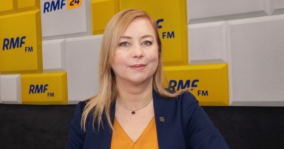 „Ja byłam przeciwko tej ustawie, bo to jest bardzo zła ustawa” – mówiła Hanna Gill-Piątek w Porannej rozmowie w RMF FM, komentując procedowaną niedawno w Sejmie tzw. ustawę Stop LGBT. Jak wspomniała posłanka, podczas pierwszego czytania w parlamencie odbył się: „taki seans nienawiści, które rzadko można zobaczyć w Sejmie”. Na zeszłotygodniowym posiedzeniu Sejmu odbyło się czytanie obywatelskiego projektu zmian w Prawie o zgromadzeniach. Projekt ten - autorstwa fundacji Kai Godek - zakłada, że celem zgromadzenia nie może być m.in.: kwestionowanie małżeństwa jako związku kobiety i mężczyzny, czy propagowanie rozszerzenia instytucji małżeństwa na osoby tej samej płci.