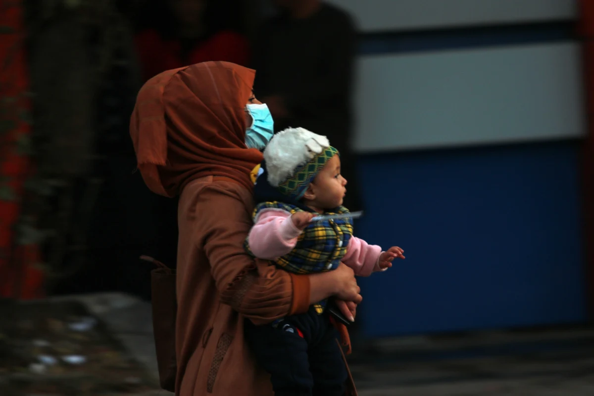 Afgańskie dziewczynki są sprzedawane starszym mężczyznom w celach matrymonialnych przez rodziców zdesperowanych brakiem środków finansowych na żywność. Miliony Afgańczyków stoją w obliczu głodu – podał w środę Times of Israel.