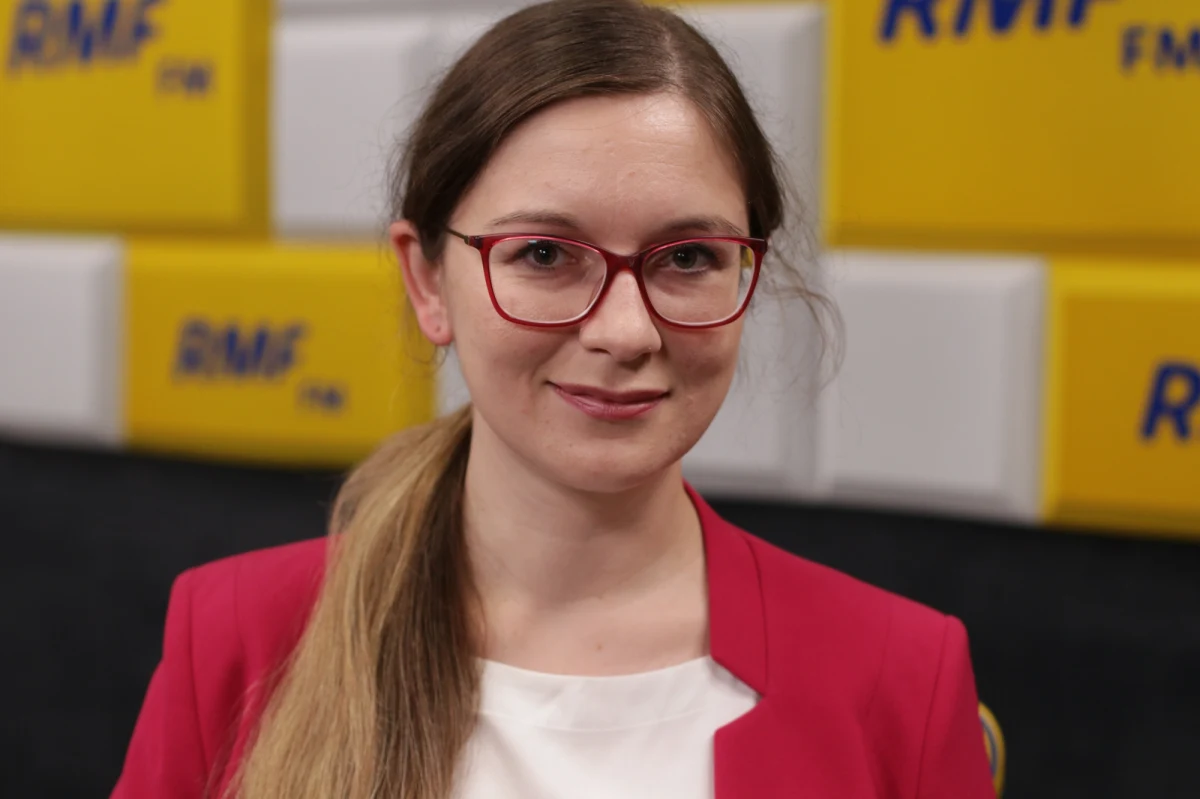 "Przyznam szczerze, że nie potrafię powiedzieć, ile zebraliśmy do tej pory podpisów (pod ustawą łagodzącą przepisy aborcyjne - przyp. red). Myślę, że bez problemu zbierzemy 100 tys. podpisów i ten projekt zostanie złożony" - mówi w Popołudniowej rozmowie w RMF FM posłanka Lewicy Paulina Matysiak. "Z tym rządem na pewno konstytucji zmieniać nie będziemy, natomiast potrzebna jest debata na temat aborcji. Potrzebujemy zmiany przepisów po to, (...) żeby kobiety mogły decydować o swoim ciele, zdrowiu, życiu i bezpieczeństwie" - dodaje gość Tomasza Terlikowskiego.