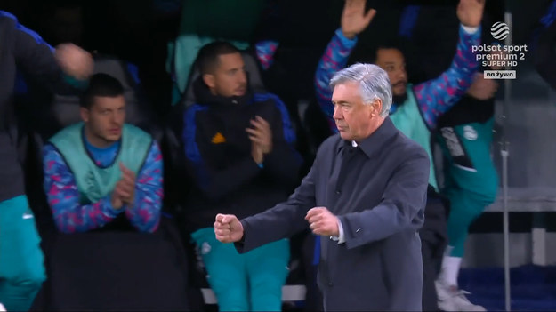 Ależ bramka Realu Madryt! To była cudowna akcja! Vinicius podał do Casemiro, ten odegrał mu piętą, a później wyłożył piłkę Benzemie, który uderzył nie do obrony!