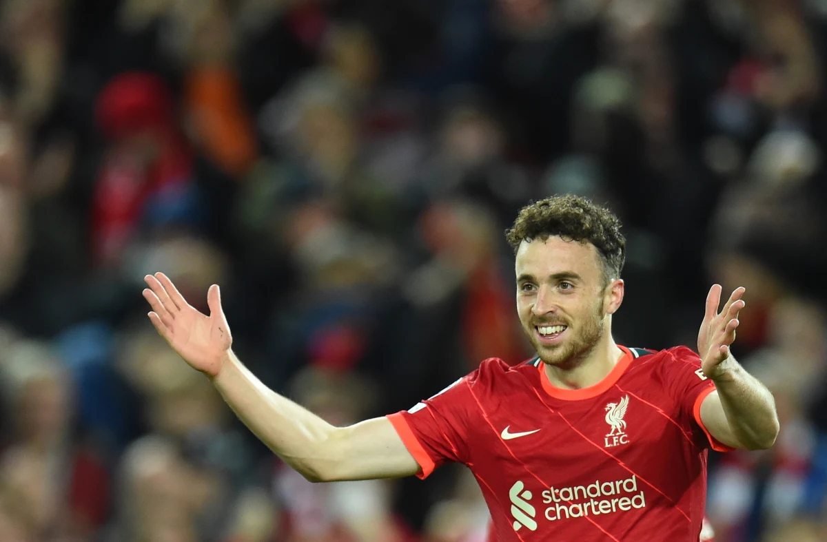 ​Liverpool pokonał u siebie Atletico Madryt 2:0 w 4. kolejce fazy grupowej piłkarskiej Ligi Mistrzów i zapewnił sobie awans z pierwszego miejsca do 1/8 finału. W fazie pucharowej wystąpią również na pewno Ajax Amsterdam, a także Bayern Monachium i Juventus Turyn.