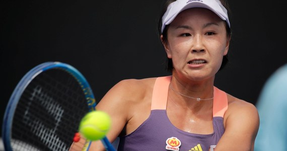 Znana chińska tenisistka Shuai Peng, była liderka rankingu deblistek, oskarżyła byłego wicepremiera chińskiego rządu Gaoliego Zhanga o zmuszanie przed laty do seksu. Jej post zamieszczony w miejscowych mediach społecznościowych został szybko usunięty.