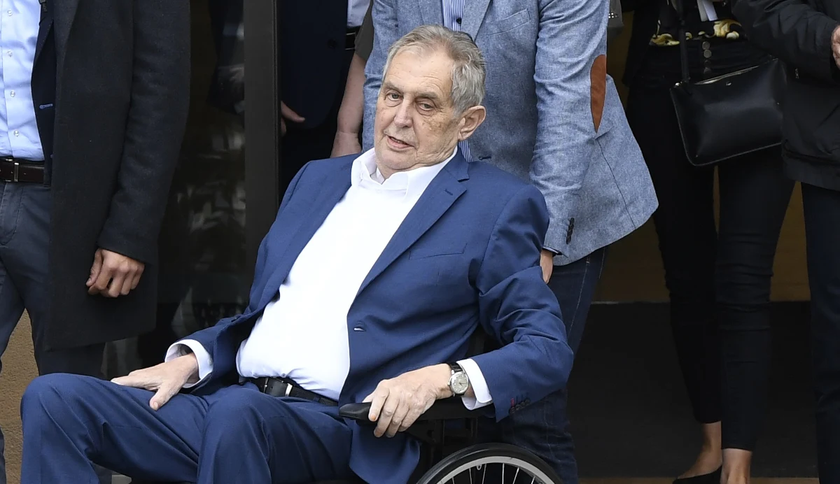 Prezydent Czech Milosz Zeman opuścił oddział intensywnej opieki medycznej Centralnego Szpitala Wojskowego (UVN) w Pradze - poinformowała placówka w komunikacie. Zeman trafił na OIOM 10 października. Będzie kontynuować leczenie na oddziale rehabilitacji. 