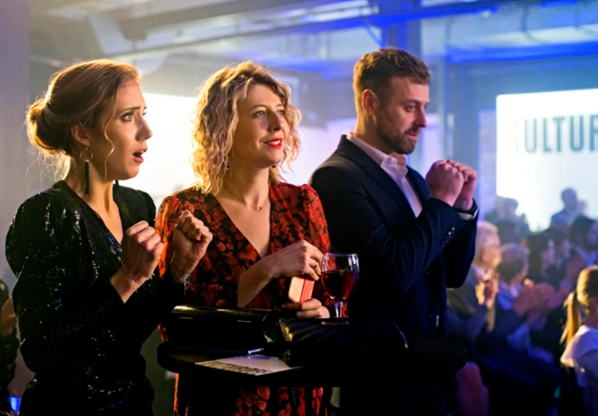 W piątek 5 listopada do kin wchodzi świąteczna komedia o uczuciach "To musi być miłość". W gwiazdorskiej obsadzie są Małgorzata Kożuchowska, Tomasz Karolak, Anna Smołowik, Ina Sobala, Rafał Królikowski, Mateusz Rusin, Małgorzata Zajączkowska i Jan Englert.