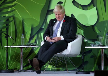 Boris Johnson "walczy" ze zmianami klimatu na pokładzie... samolotu 