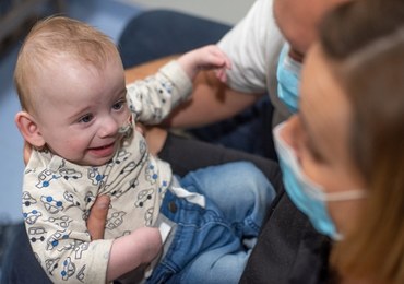 Szpital nie będzie już jego domem. 8-miesięczny Marcinek ma rodziców zastępczych