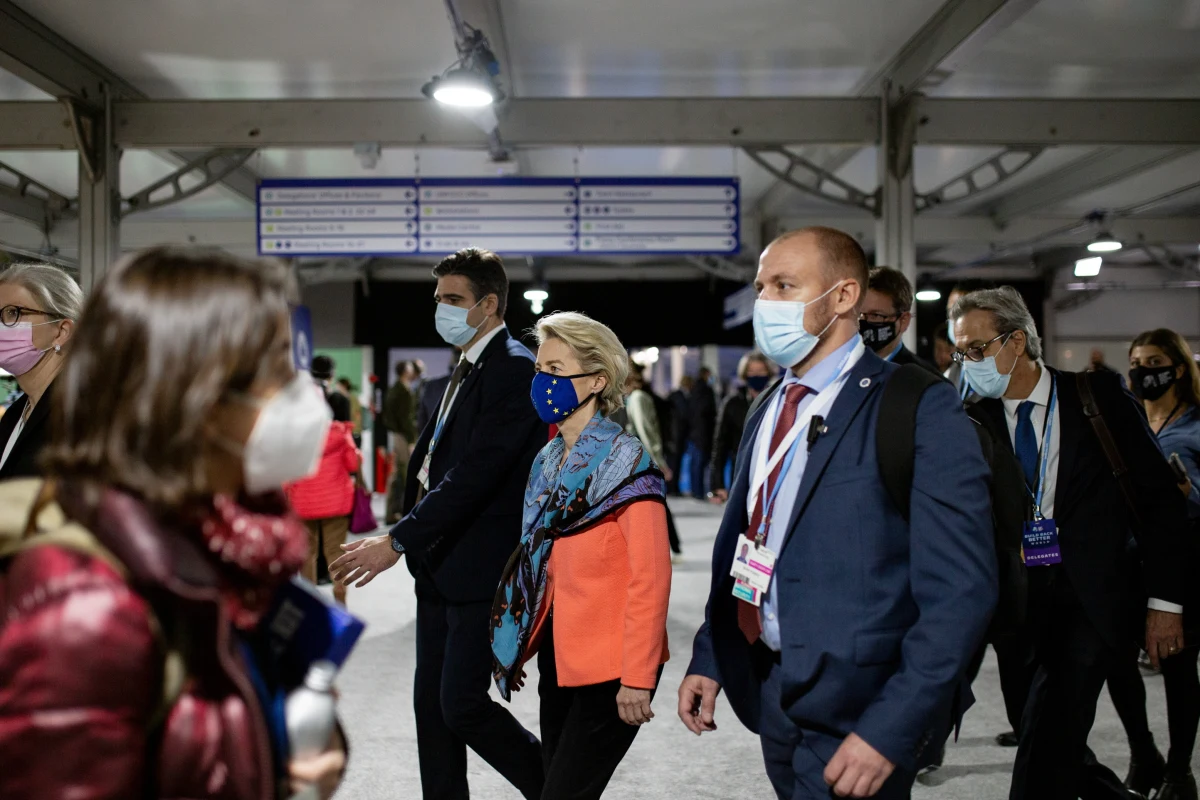 Przewodnicząca Komisji Europejskiej Ursula von der Leyen, która intensywnie promuje ochronę klimatu, pokonała latem prywatnym odrzutowcem dystans zaledwie 50 kilometrów. Czas przelotu z Wiednia do pobliskiej Bratysławy wyniósł 19 minut. Taki lot na krótkich dystansach to "ekologiczny grzech".