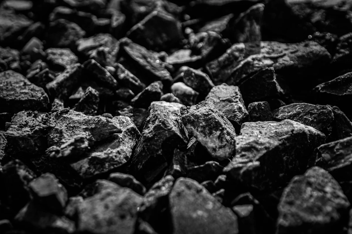 ​Polska zobowiązała się na konferencji klimatycznej COP26 do odejścia od węgla. Minister klimatu Anna Moskwa sprecyzowała, że nasz kraj zakłada rezygnację z węgla kamiennego w energetyce do 2049 roku.