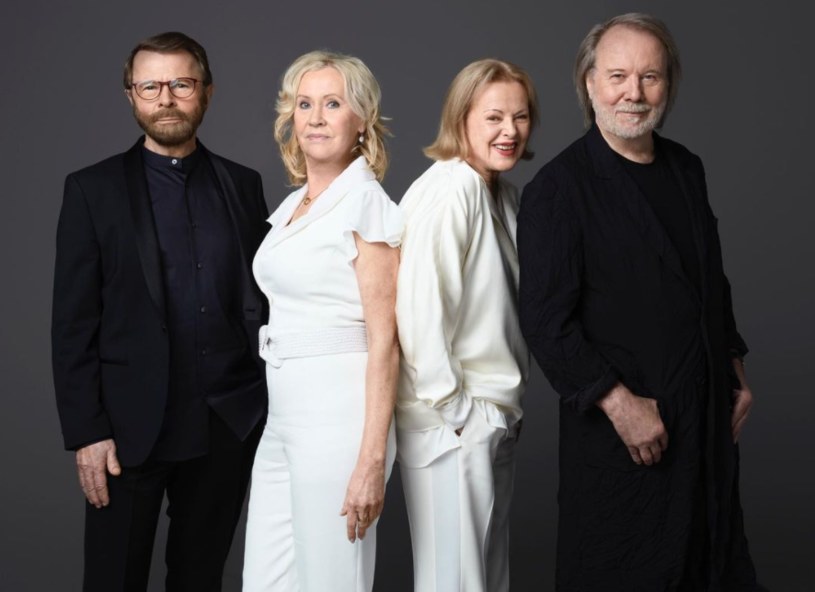 Jedną z największych niespodzianek ostatnich lat był muzyczny powrót najsłynniejszej szwedzkiej grupy ABBA. Ich najnowszy album "Voyage" jest już dostępny w sklepach i serwisach streamingowych. Czy warto było czekać na nowy album zespołu?