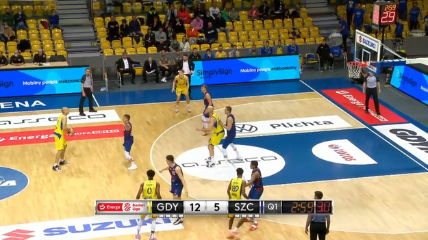 Asseco Arka Gdynia - King Szczecin 89:65 (23:7, 17:28, 19:12, 30:18)

 

Punkty:

 

Asseco Arka Gdynia: Dominik Wilczek 20, Jacobi Boykins 13, Novak Music 12, Anthony Durham 12, Adam Hrycaniuk 9, Bartłomiej Wołoszyn 7, Adrian Bogucki 6, Filip Dylewicz 3, Nikola Miskovic 3, Olaf Perzanowski 2, Piotr Lis 2, Wojciech Tomaszewski 0.

 

King Szczecin: Filip Matczak 17, Stacey Davis 16, Sherron Dorsey-Walker 11, Paweł Kikowski 8, Kacper Borowski 6, Jakub Schenk 5, Djoko Salic 2, Michał Kroczak 0, Mateusz Bartosz 0.