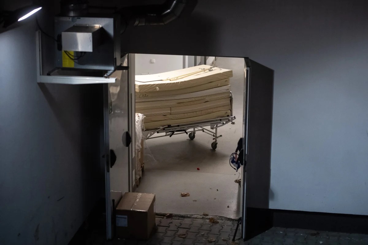 Na prawie 300 tys. zł oszacowano straty po pożarze w szpitalu Ministerstwa Spraw Wewnętrznych i Administracji w Lublinie, do którego doszło w piątek wieczorem w jednym z magazynów znajdujących się w piwnicy placówki. 96 pacjentów zostało przeniesionych na inne oddziały. Akcja gaśnicza trwała blisko siedem godzin.