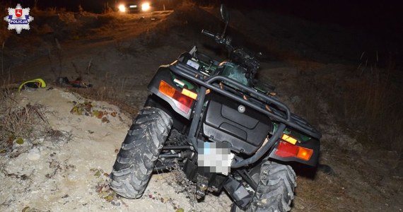 27-letni kierowca quada zginął w wypadku na terenie piaskowni w miejscowości Mokre pod Zamościem w woj. lubelskim. Zjeżdżając ze skarpy, zderzył się z jadącym z naprzeciwka motocyklem crossowym.