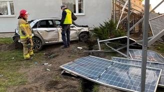 Opole: Auto wpadło na prywatną posesję. Przeleciało nad ogrodzeniem
