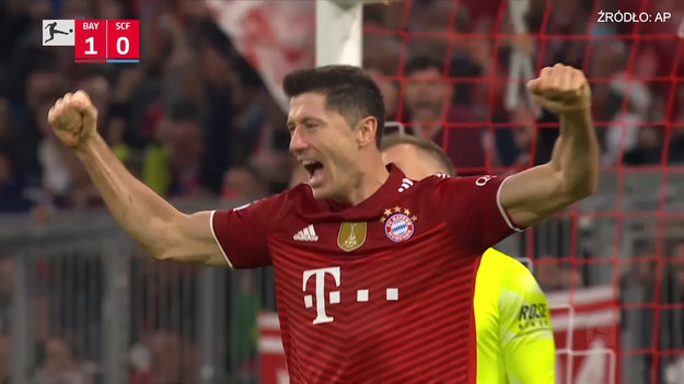 Do 11. kolejki Freiburg był niepokonany w Bundeslidze. W sobotę mierzył się z Bayernem Monachium i pierwszy raz w sezonie przegrał. Mistrzowie Niemiec wygrali 2-1, a drugą bramkę dla Bawarczyków zdobył Robert Lewandowski.
Źródło: AP