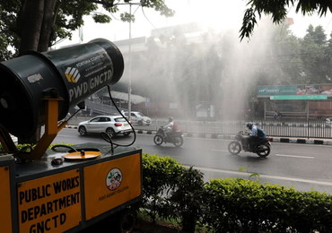 Nad Delhi smog, efekt strzelania fajerwerkami 