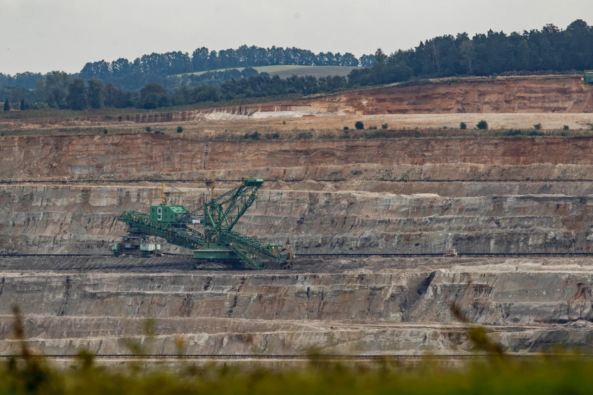 Polsko-czeskie porozumienie w sprawie Turowa znowu opóźnione. Po kolejnej rundzie negocjacji polski resort klimatu przekonuje, że poinformuje o ich wyniku w środę. Wcześniej takiego komunikatu spodziewano się jeszcze dziś.
