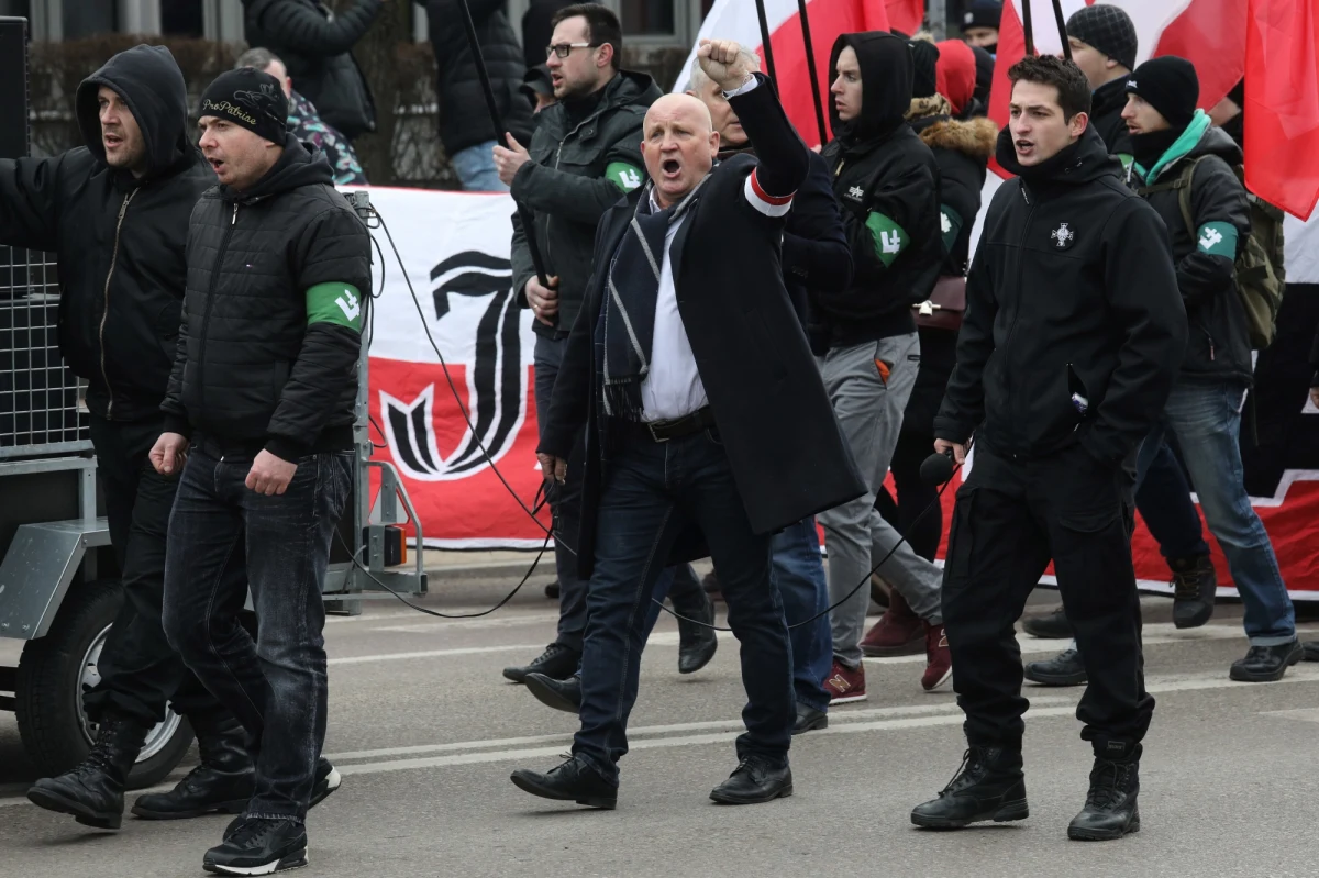 Do 11 listopada nie będzie żadnej decyzji prokuratury w sprawie delegalizacji stowarzyszenia Obóz Narodowo-Radykalny - dowiedział się reporter RMF FM. Wcześniej prokuratura zapowiadała, że postępowanie wszczęte na wniosek prezydentów Gdańska i Warszawy może się zakończyć na przełomie października i listopada. 