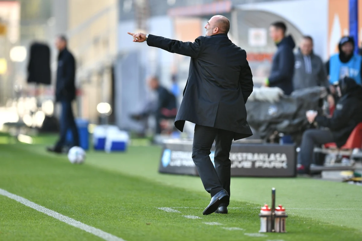 Przegrane derby Krakowa przelały czarę goryczy. Michał Probierz nie jest już trenerem Cracovii. Umowa ze szkoleniowcem "Pasów" została rozwiązana za porozumieniem stron - donosi Interia. 
