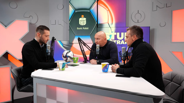 W 14. odcinku programu "Studio Ekstraklasa" gośćmi Sebastiana Staszewskiego byli Mariusz Lewandowski i Sławomir Peszko. Ekspert sędziowski Łukasz Rogowski wspomniał jak zawsze o kontrowersjach, które były w ostatniej kolejce. 

W każdym odcinku eksperci podsumowują najciekawsze wydarzenia kolejki PKO Bank Polski Ekstraklasy. Oglądaj w poniedziałki o 20:00 NA ŻYWO w Interii! Partnerem projektu jest PKO Bank Polski.