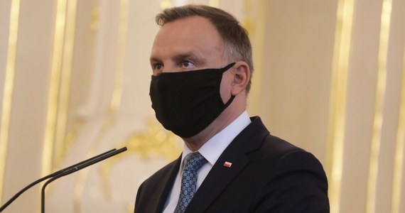 Sprawa ciężarnej kobiety, która zmarła na sepsę w szpitalu w Pszczynie, wymaga dogłębnego wyjaśnienia - powiedział we wtorek prezydent Andrzej Duda. Zaznaczył, że w jej przypadku przerwanie ciąży było prawnie dopuszczalne. Przypomnijmy, że 30-latka przed śmiercią miała relacjonować rodzinie, że lekarze przyjęli wobec niej "postawę wyczekującą", co wiązała z przepisami dotyczącymi zakazu aborcji.