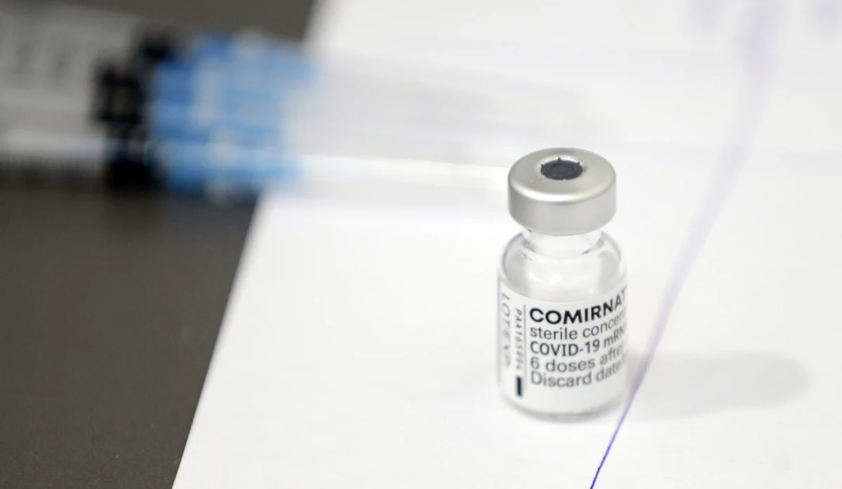 ​We Włoszech zawieszono w obowiązkach prawie 2200 niezaszczepionych przeciwko Covid-19 lekarzy oraz 3800 pielęgniarzy i pielęgniarek- ogłosiły we wtorek izby tych grup zawodowych. Wśród lekarzy rośnie liczba tych, którzy zaszczepili się po tym, gdy zostali zawieszeni.