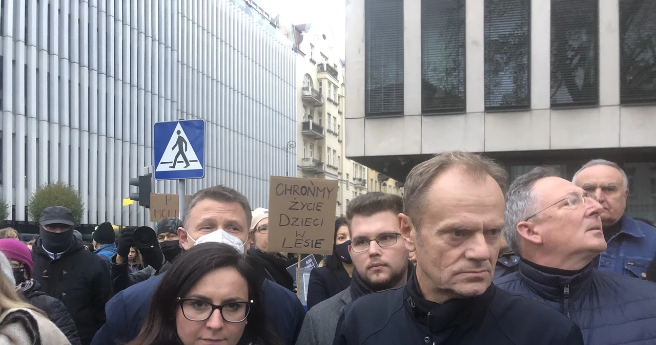 Kamila Gasiuk-Pihowicz i Donald Tusk podczas sobotnich protestów w Warszawie