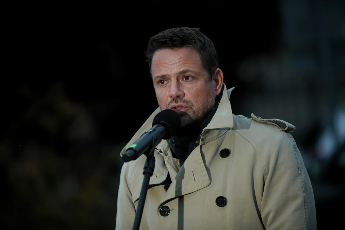 Pełna odpowiedzialność za Marsz Niepodległości jest na barkach rządzących - powiedział we wtorek prezydent Warszawy Rafał Trzaskowski. W ten sposób skomentował decyzję o nadaniu marszowi charakteru państwowego.