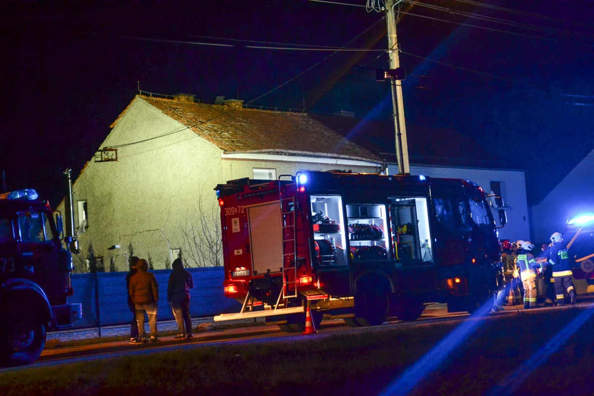 Wybuch gazu w domu jednorodzinnym w Polskiej Nowej Wsi na Opolszczyźnie. Według ustaleń naszego reportera ranne zostały trzy osoby. Dwie z nich trafiły do szpitala.
