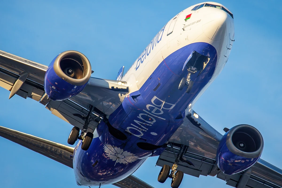 Białoruskie linie lotnicze Belavia opublikowały w piątek komunikat, w którym informują, że obywatele Iraku, Syrii i Jemenu, lecący z Turcji, nie będą przyjmowani na pokład jej samolotów.