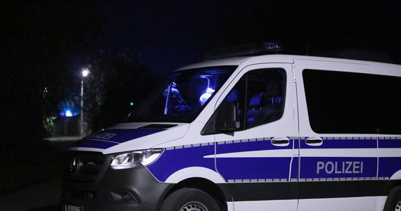 Tragiczny finał poszukiwań 14-latki z Aschersleben w Niemczech. Zwłoki dziewczyny znaleziono w kompleksie garażowym. Ślady na ciele wskazują na to, że Josefine zginęła od ciosu nożem. Policja zatrzymała podejrzewanego o zabójstwo 14-letniego Jonasa. 