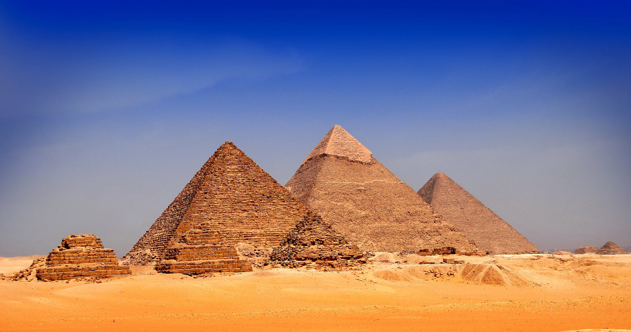 Odkrycia, starożytnego, obiektu, kształcie, litery, dokonano, cmentarzu, Egiptu, obok, Wielkiej, Piramidy, Chufu, Archeolodzy, z Przełomowe wykopalisko w Egipcie. Skarb krył się niedaleko piramid