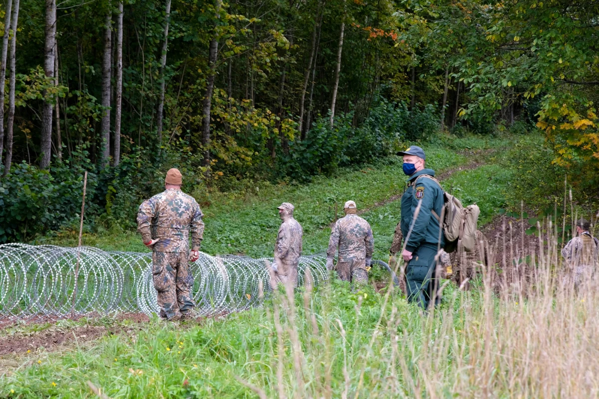 W piątek w drugim i ostatnim czytaniu łotewski parlament uchwalił ustawę o budowie infrastruktury zewnętrznej granicy lądowej niezbędnej do jej ochrony - podała oficjalna strona łotewskiego parlamentu saeima.lv.