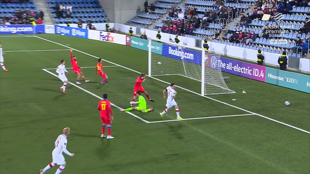 Robert Lewandowski strzelił pierwszego gola na 1-0 dla Polski w meczu z Andorą.

SKŁADY:

Andora: Iker Álvarez – San Nicolás, Llovera, Vales, Alavedra, Cervós – Clemente, M. Vieira, Pujol (C), Aláez – Fernandez.
Rezerwowi: J. Gómes, Pires – C. Martínez, Reyes, X. Vieira, S. Moreno, A. Martínez, De Pablos, Rosas, Marc García, Ch. García, Rodrígues.


Polska: Szczęsny – Bereszyński, Glik, Rybus – Jóźwiak, Krychowiak, Klich, Frankowski – P. Zieliński – Lewandowski (C), Milik.
Rezerwowi: Skorupski, Grabara – Cash, Dawidowicz, Kędziora, Płacheta, Helik, Linetty, Świderski, Moder, D. Szymański, K. Piątek.