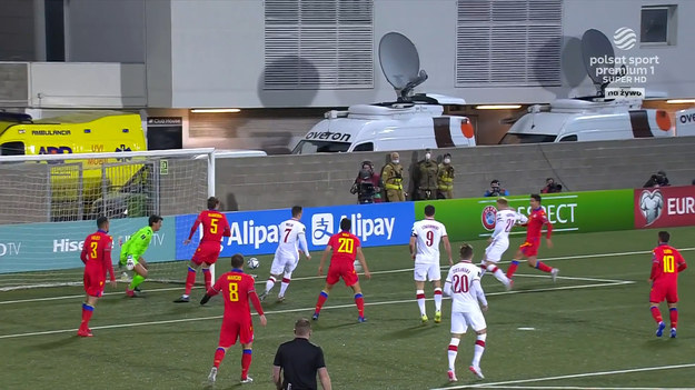 Kamil Jóźwiak strzelił na 2-0 dla reprezentacji Polski w meczu z Andorą. Zobacz piękną bramkę polskiego zawodnika.

SKŁADY:

Andora: Iker Álvarez – San Nicolás, Llovera, Vales, Alavedra, Cervós – Clemente, M. Vieira, Pujol (C), Aláez – Fernandez.
Rezerwowi: J. Gómes, Pires – C. Martínez, Reyes, X. Vieira, S. Moreno, A. Martínez, De Pablos, Rosas, Marc García, Ch. García, Rodrígues.


Polska: Szczęsny – Bereszyński, Glik, Rybus – Jóźwiak, Krychowiak, Klich, Frankowski – P. Zieliński – Lewandowski (C), Milik.
Rezerwowi: Skorupski, Grabara – Cash, Dawidowicz, Kędziora, Płacheta, Helik, Linetty, Świderski, Moder, D. Szymański, K. Piątek.