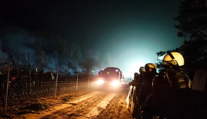 Sytuacja na granicy. 50 osób wdarło się do Polski. Zaatakowano policjantów