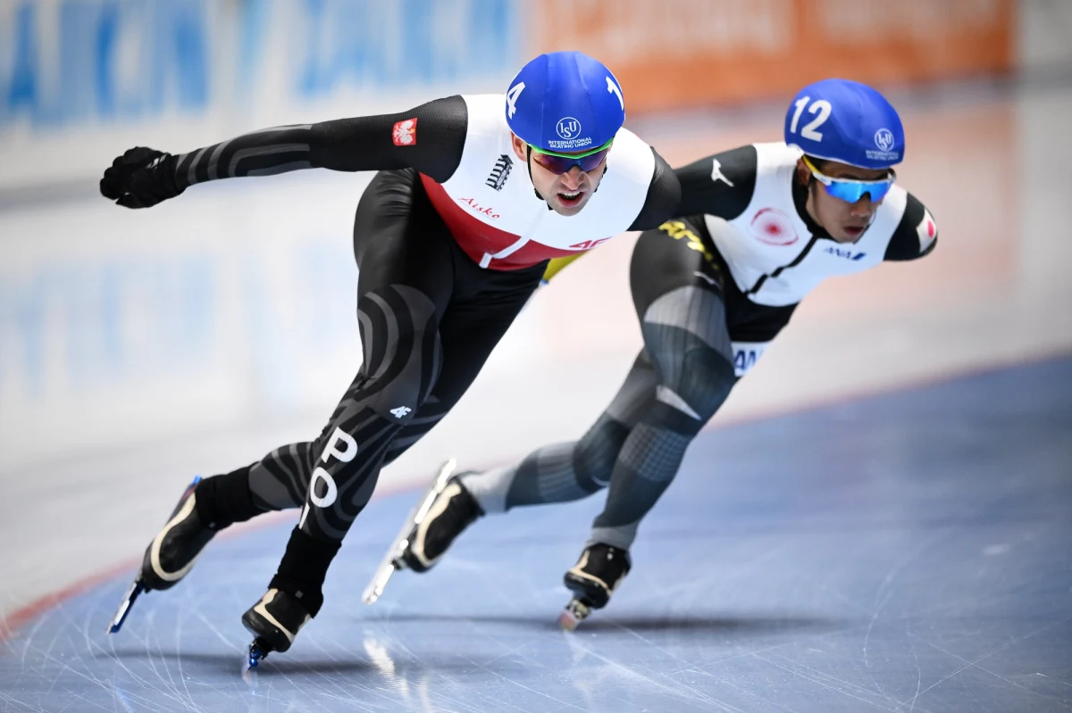 Wielki powrót Zbigniewa Bródki do międzynarodowej rywalizacji! Mistrz olimpijski z Soczi wywalczył brązowy medal zawodów Pucharu Świata w Tomaszowie Mazowieckim w biegu ze startu masowego. "Wróciłem z przytupem, czyli tak jak lubię" – mówił polski łyżwiarz. 
