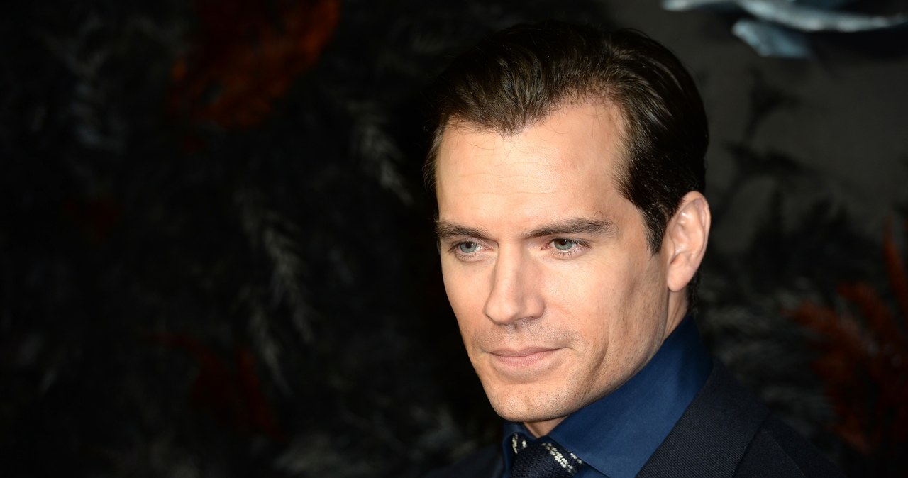 Henry Cavill, czyli odtwórca roli Geralta z Rivii w serialu "Wiedźmin", trafił na okładkę najnowszego numeru prestiżowego magazynu "The Hollywood Reporter". Przy okazji udzielił też wywiadu. Tekst bardzo spodobał się obecnej partnerce aktora - Natalie Viscuso.