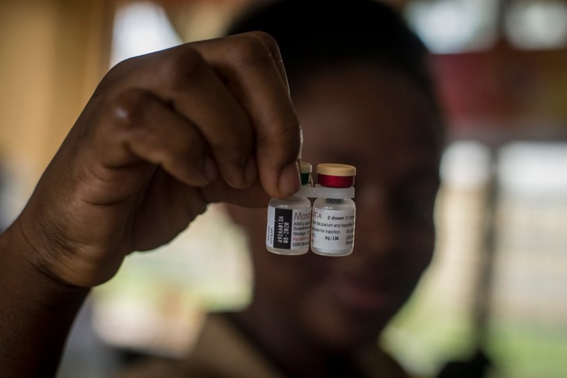 W Kamerunie rozpoczął się pierwszy na świecie rutynowy program szczepień przeciwko malarii, który ma uratować życie tysięcy dzieci. To choroba, która zdaniem WHO powoduje w samej Afryce 600 tys. zgonów rocznie, z czego 80 proc. to dzieci poniżej piątego roku życia. 