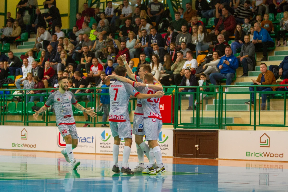 Piast Gliwice po minionym tygodniu może być w szampańskich nastrojach. Dwukrotnie udało mu się obronić pozycję lidera, a co więcej, jego przewaga nad grupa pościgową cały czas rośnie.