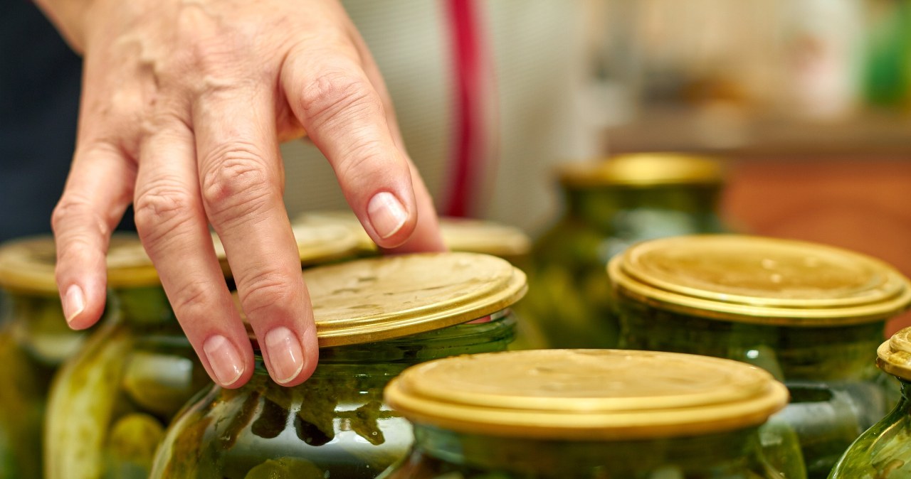 Moda na sok z kiszonek – hit dla jelit, ryzyko dla serca i ciśnienia